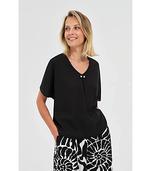 Елегантна дамска блуза в черно снимка