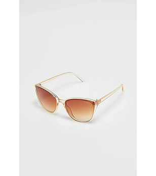 Дамски слънчеви очила с прозрачна бежова снимка