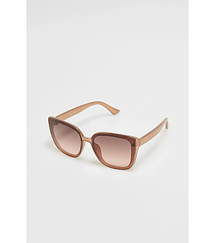 Дамски слънчеви очила в кафяви нюанси снимка