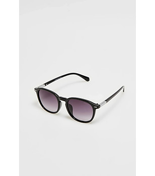 Дамски слънчеви черни очила снимка