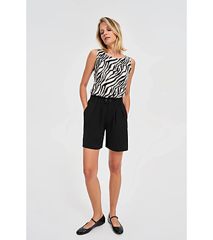 Черни дамски къси панталони снимка