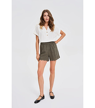 Памучни дамски къси панталонки в цвят маслина снимка