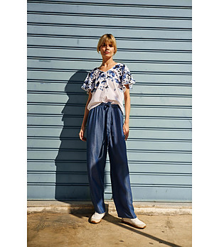 Тъмносини дамски панталон с визия деним снимка