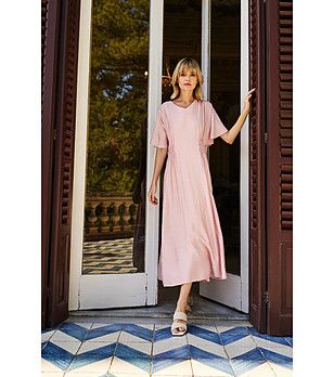 Светлорозова памучна рокля снимка