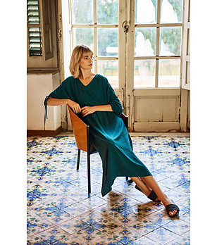 Рокля в тъмнозелен нюанс снимка