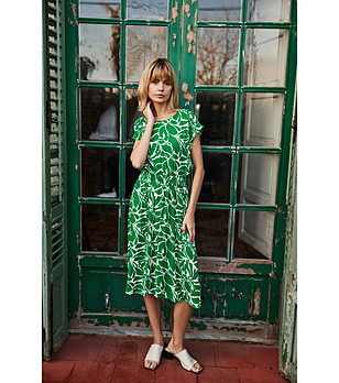 Рокля в зелено и бяло снимка