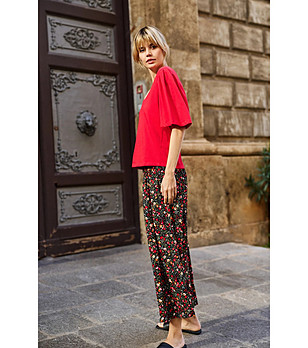 Ефектна памучна дамска блуза в червено снимка