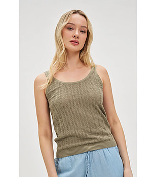 Памучен топ в цвят олива снимка