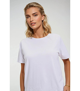Дамска памучна блуза в бяло снимка