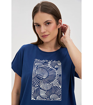 Тъмносиня дамска памучна блуза с щампа снимка
