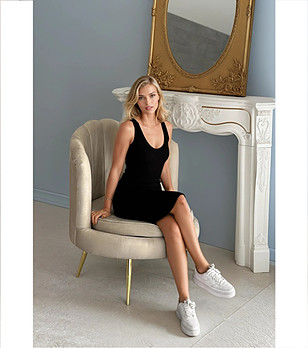 Вталена черна рокля без ръкави Abena снимка