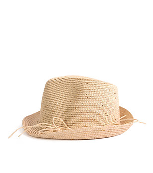 Детска лятна бежова шапка снимка