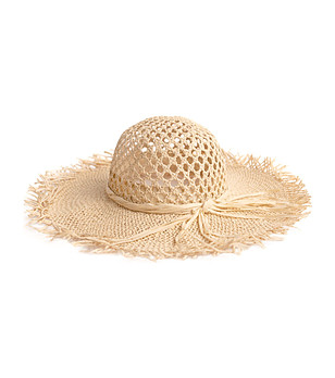 Светлобежова детска ажурна шапка Camelle снимка