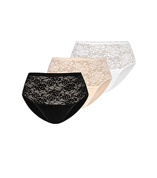 Комплект от 3 броя бикини с дантела Violetta снимка