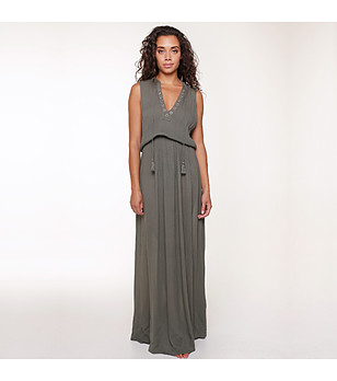 Дълга плажна рокля в цвят каки снимка