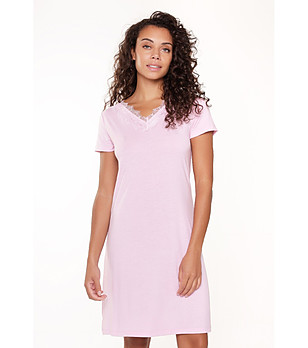 Нощница в розово-лилав нюанс снимка