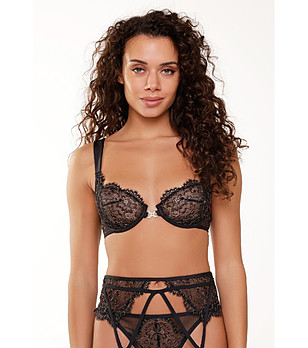 Черен дантелен сутиен снимка