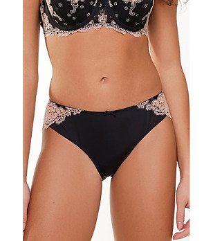 Черни бикини с дантела в цвят крем снимка