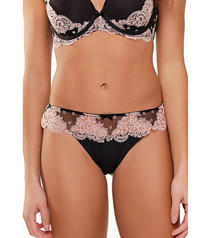 Черни прашки с дантела в цвят крем снимка