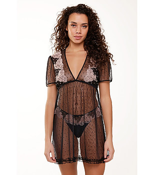 Прозрачна черна нощница с дантела в цвят крем снимка