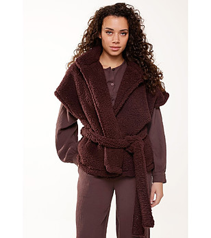 Тъмнокафяв пухкав дамски елек  снимка