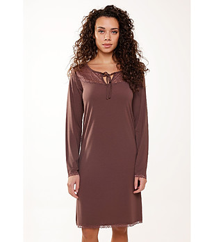 Нощница в кафяво снимка