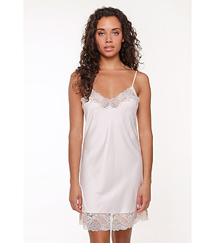 Нощница в цвят пудра снимка