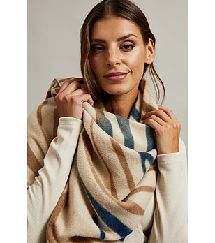 Дамски шал в бежово и синьо снимка