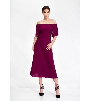 Рокля във фуксия сголи рамене снимка