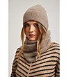 Дамска зимна бежова шапка-2 снимка