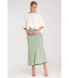 Елегантна миди пола в зелен нюанс Lina-4 снимка
