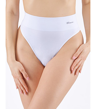 Бели прашки с висока талия снимка