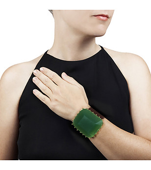 Дамска гривна със зелен камък снимка