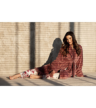 Дамски дълъг халат в розов нюанс One And Only снимка