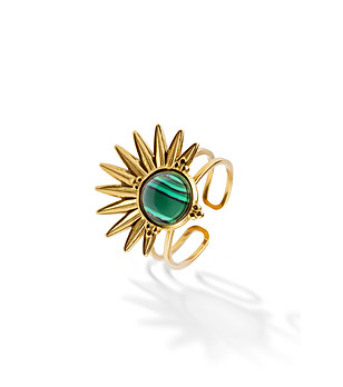 Ефектен дамски пръстен с изумрудено седефен елемент снимка