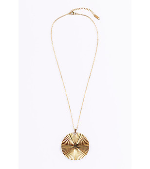 Дамско позлатено колие с кръгла висулка снимка