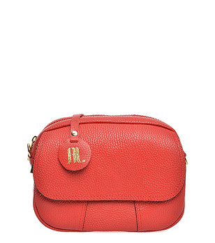 Червена дамска кожена чанта с ефектна презрамка Teti снимка