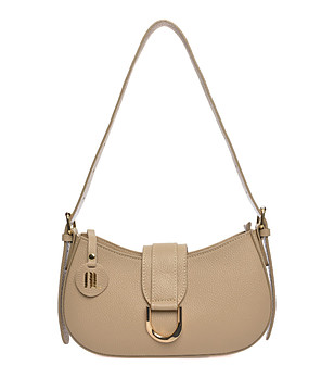 Бежова дамска кожена чанта тип багета снимка