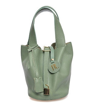 Зелена дамска чанта от естествена кожа  снимка