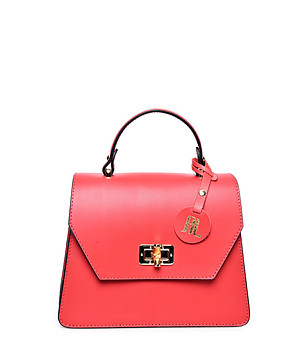 Малка червена трапецовидна кожена чанта снимка