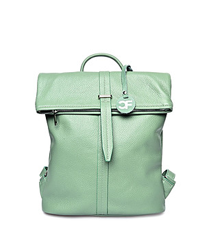 Кожен дамска раница в зелен нюанс снимка