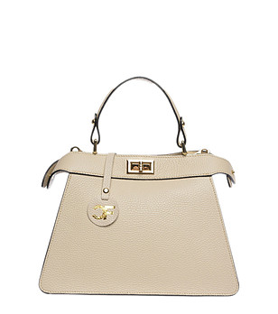 Светлобежова трапецовидна дамска кожена чанта снимка