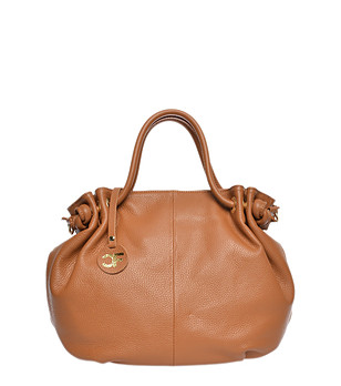 Дамска чанта от естествена кожа в цвят коняк снимка