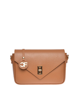 Дамска кожена чанта с капак в цвят коняк Esta снимка