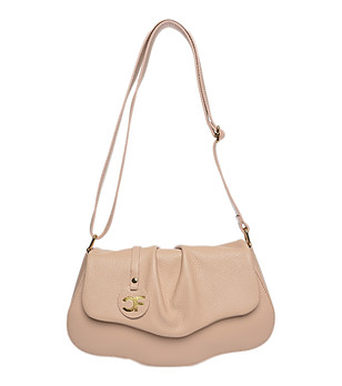 Кожена дамска чанта в цвят пудра снимка