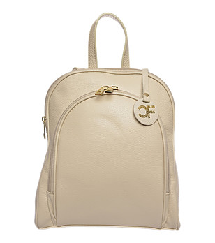 Дамска кожена раница в бежов цвят снимка