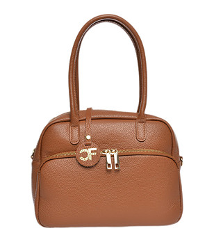 Кафява дамска кожена чанта снимка