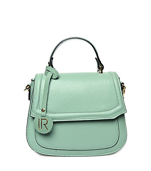 Зелена дамска кожена чанта снимка