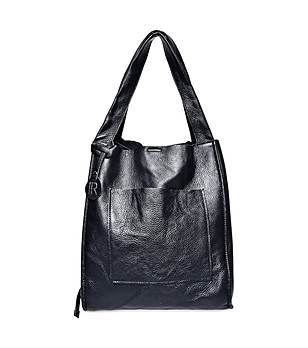 Черна мека и голяма дамска чанта от естествена кожа снимка