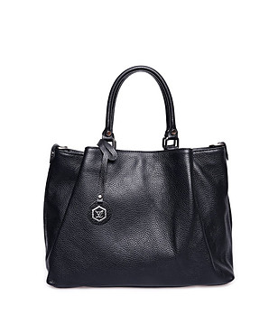 Черна дамска чанта от естествена кожа снимка